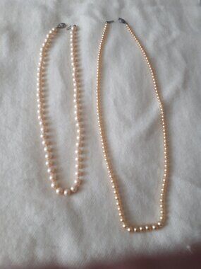 Two vintage pearl necklaces